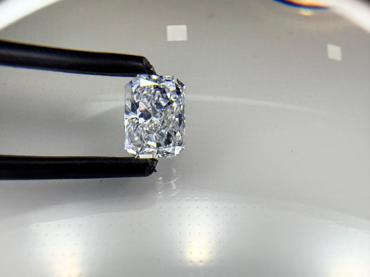 Radiant Cut Lab Grown Diamond | Rectangular Brilliant Diamond for Engagement Ring, Pendant & Custom Jewelry | IGI Certified (On Request)
